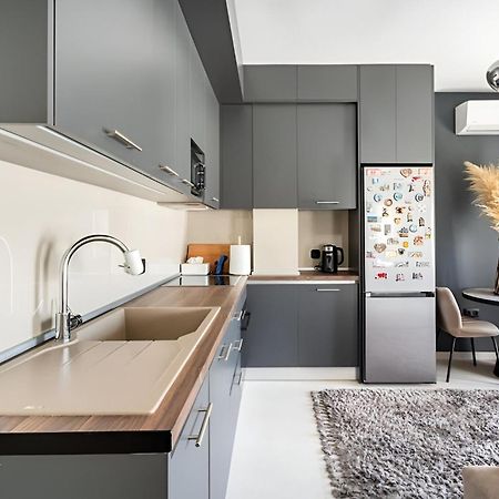 Elegant, Modern & Spacious Apartment In Thessaloniki With Balcony Buitenkant foto