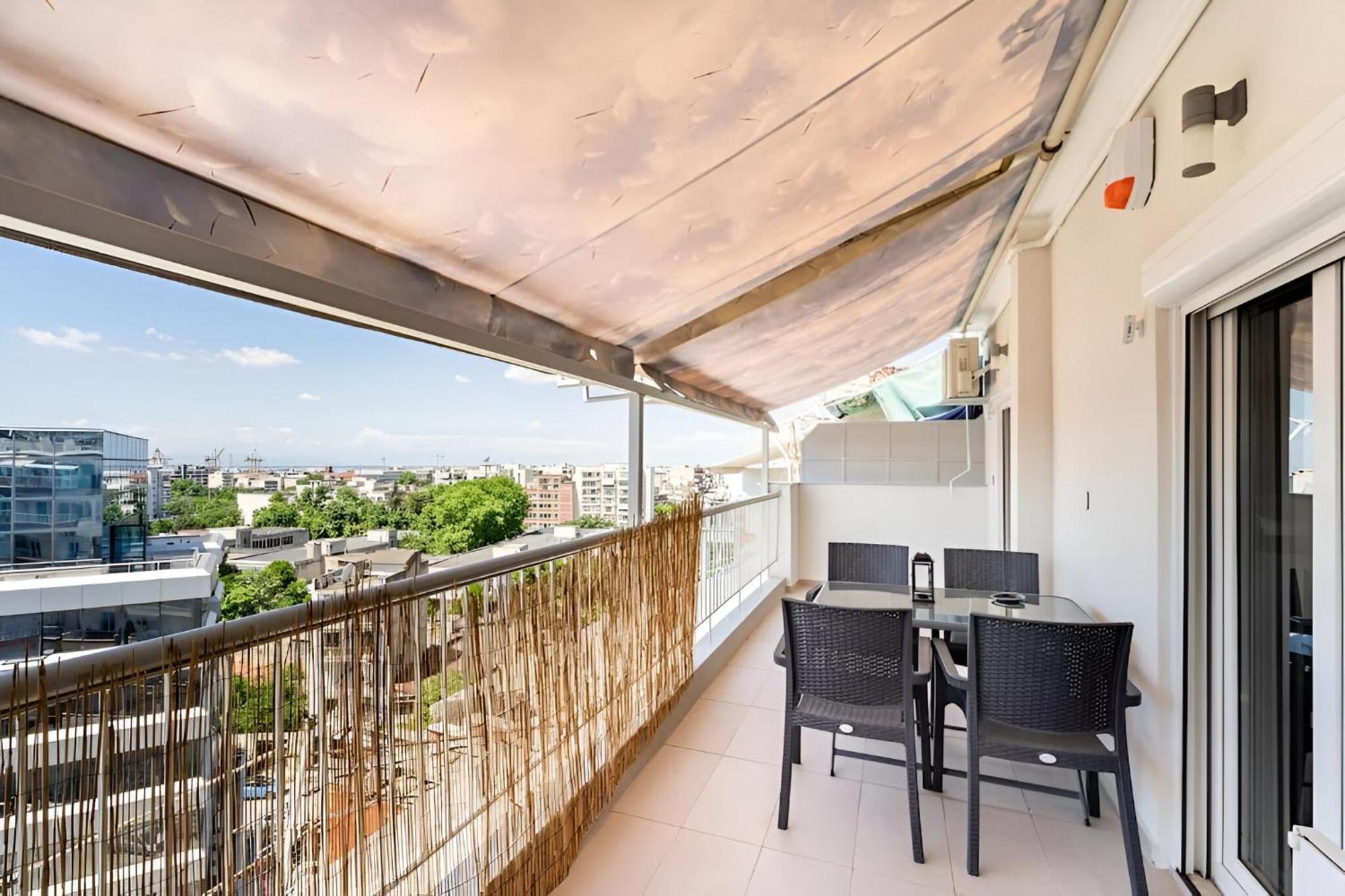 Elegant, Modern & Spacious Apartment In Thessaloniki With Balcony Buitenkant foto