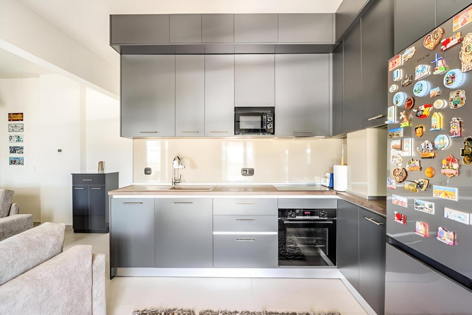 Elegant, Modern & Spacious Apartment In Thessaloniki With Balcony Buitenkant foto